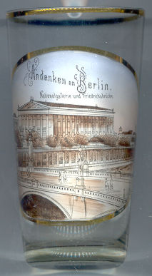 1685 Berlin: Nationalgalerie und Friedrichsbrücke